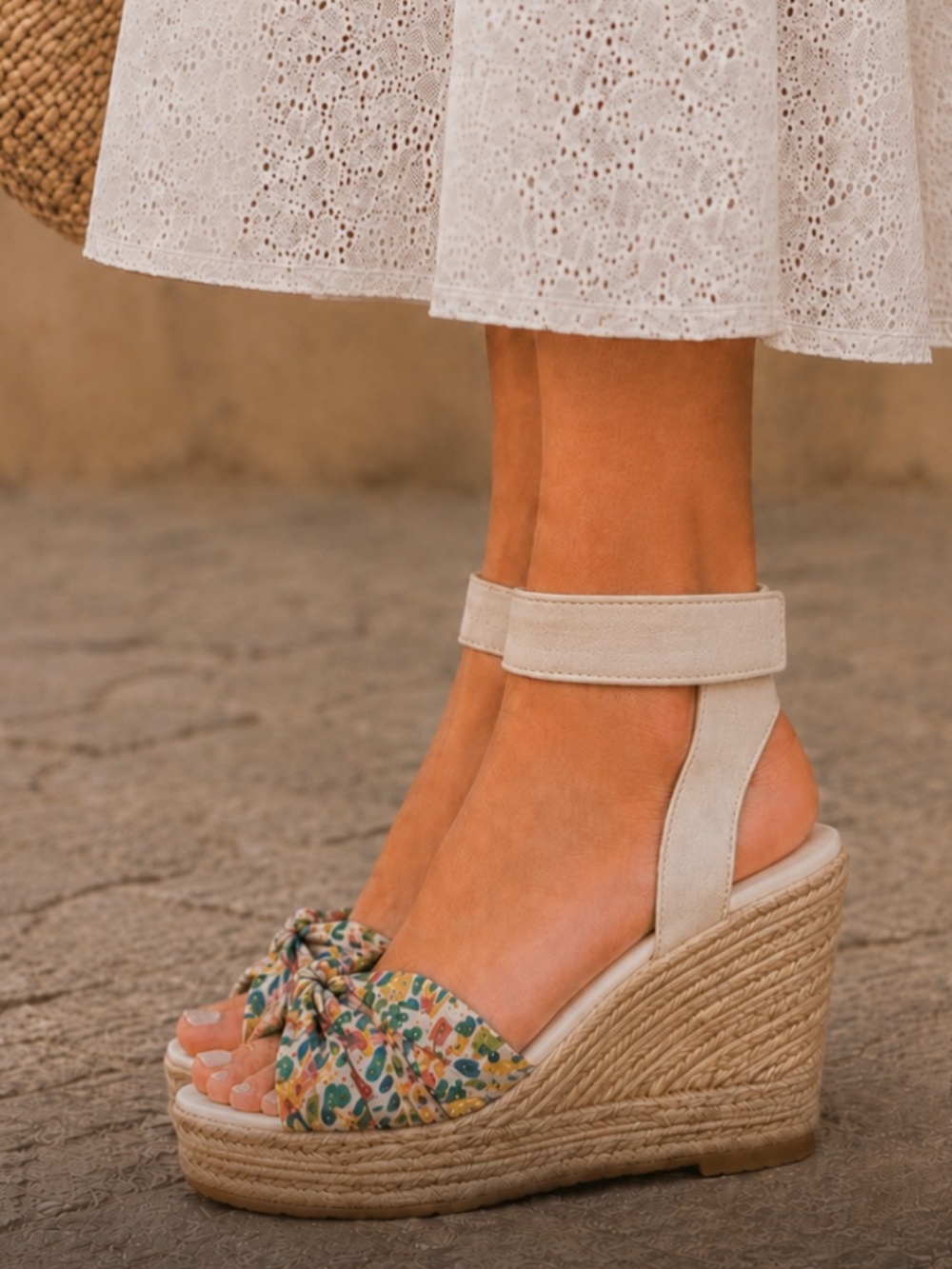 toms marisela floral espadrille wedge sandals ivory ankle strap canvas size 9